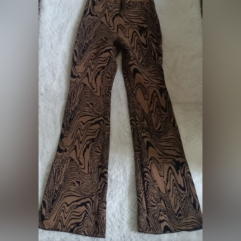 Good American Swirl Pants - Picture 3 of 6
